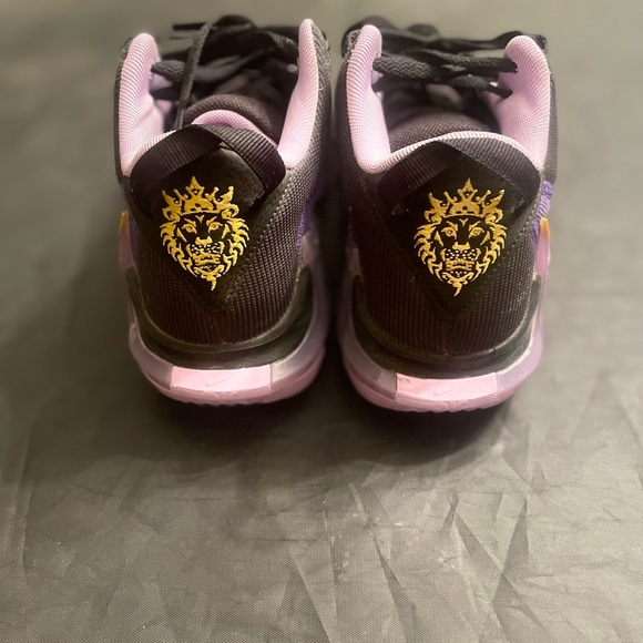 Lebron Nike Basketball Shoes - Picture 3 of 5